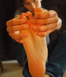 Worship Fabien's feet 5da4b5592fe31.jpg
