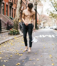 Barefoot and flip flops 2 5da4be023335a.jpg