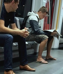 Barefoot and flip flops 2 5da4be06e380c.jpg