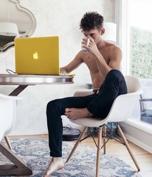 Barefoot and flip flops 2 5da4be0a16d87.jpg