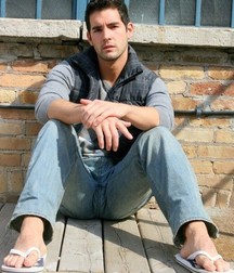 Barefoot and flip flops 2 5da4be1ae2909.jpg