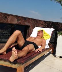 Guys shows feet 5da4d9f5afdaf.jpg