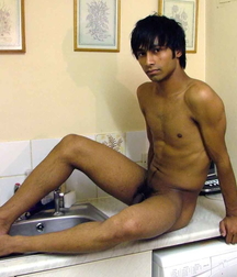 Boys and Twinks 5da87f867c226.jpg