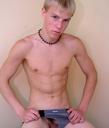 Blonde Borja 5da886590b46b.jpg