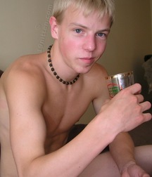 Blonde Borja 5da886882a212.jpg