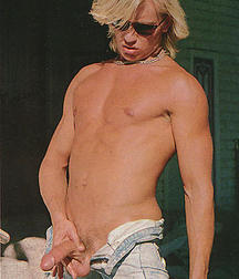 Male models 2 5dacce3ca3eec.jpg