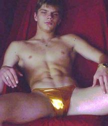 Male models 2 5dacce57d3a7e.jpg