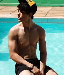 Twink bodies 5dade2fd81e25.jpg