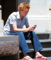 Barefoot in jeans 5dae53a9eafac.jpg
