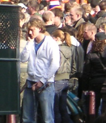 Boys taking a leak 6 5dae589ec7e2b.jpg