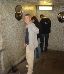 Boys taking a leak 6 5dae58b5abe52.jpg