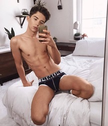 Sexy twinks 5daf81a145aef.jpg