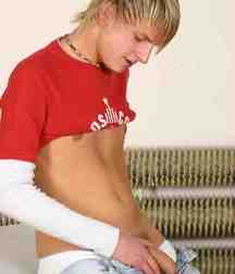 Blonde hottie Mark 5db0848f58192.jpg