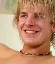 Blonde hottie Mark 5db084c861343.jpg