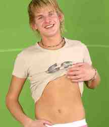 Blonde hottie Mark 5db084dfcef26.jpg