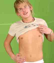Blonde hottie Mark 5db084e122c57.jpg