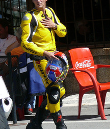 Biker in boots and leather 5db1c4134a9b7.jpg