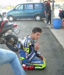 Biker in boots and leather 5db1c42575e59.jpg