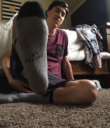 Guys foot odor 5db216bfdbf71.jpg