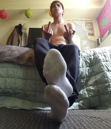Guys foot odor 5db216c8d2777.jpg