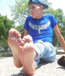 Guys foot odor 5db216e4861c1.png