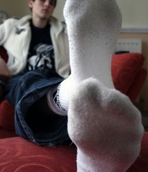 Guys foot odor 5db216fab4855.jpg