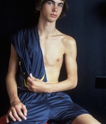Boys hairstyle 5db335e169945.jpg