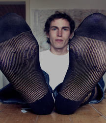 Sexy boy's feet 5db376cccb485.jpg