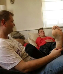 Suckable toes 5db4b3ae151a1.jpg
