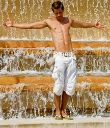 Slim and perfect 5db5f3f80bf20.jpg