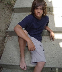 Webfinds boy feet 5db711799ced9.jpg