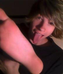 Webfinds boy feet 5db711bc67149.jpg