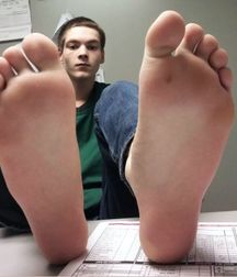 Webfinds boy feet 5db711bdd69b8.jpg