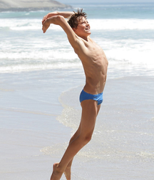 Webfinds boy feet 5db711dc11556.jpg