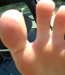 Webfinds boy feet 5db712af3ab01.jpg