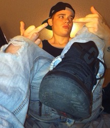 Webfinds boy feet 5db712be4b7c6.jpg