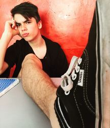 Webfinds boy feet 5db712c8c4513.jpg