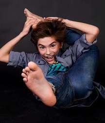 Webfinds boy feet 5db712cbbf81e.jpg