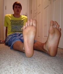 Webfinds boy feet 2 5db86d7c75c77.jpg