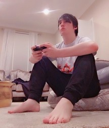 Webfinds boy feet 2 5db86d9f1747c.jpg