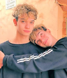 Lovely Boys 5db875d77b859.jpg