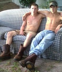 Leather and boot boys 5db8aedcdee60.jpg