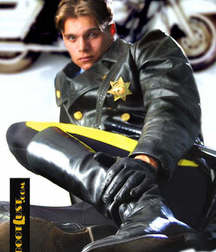 Leather and boot boys 5db8aee9e769d.jpg