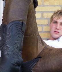Leather and boot boys 5db8aef8e8531.jpg