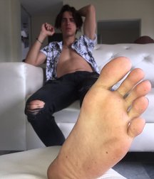 Webfinds boy feet 3 5db8bb1536e16.jpg