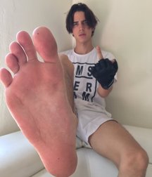Webfinds boy feet 3 5db8bb1a05825.jpg
