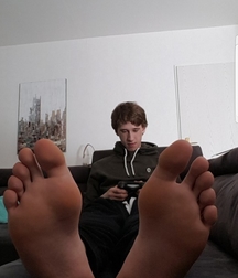 Webfinds boy feet 3 5db8bb3a8e857.jpg
