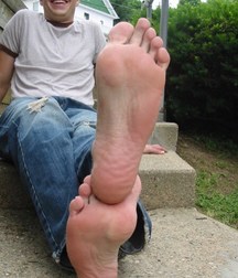 Webfinds boy feet 3 5db8bb69256b8.jpg