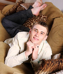 Webfinds boy feet 3 5db8bb87dd6f7.jpg