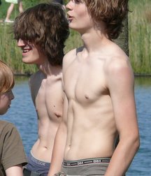 Muscle teens 2 5db8c302e3e72.jpg